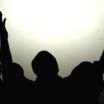 Erkekler evlenmemişse bekar, kadınlar evlenmemisse evde kalmis olurlar.q