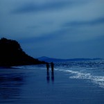 çabucak akşam oluyordu