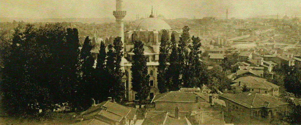 İstanbul'da bir semte ismini veren Cerrah Mehmed Paşa Camii ve arka planda Aksaray ve Bayezid semtleri, 1948