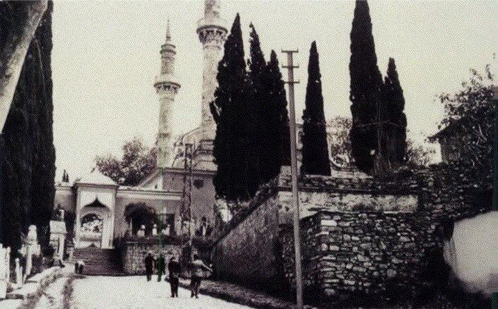 1930 Yıllarda Emirsultan Camii ve Girişindeki Türbeler